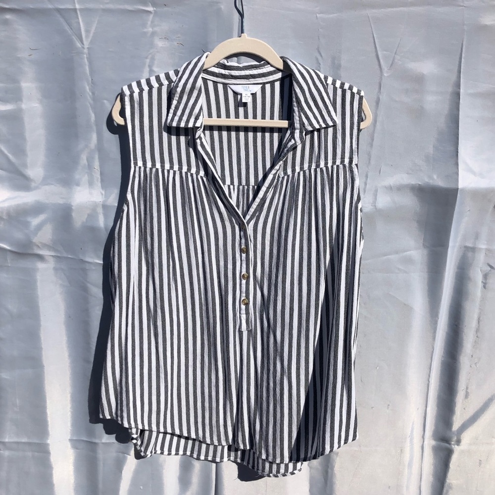 Sleeveless blouse